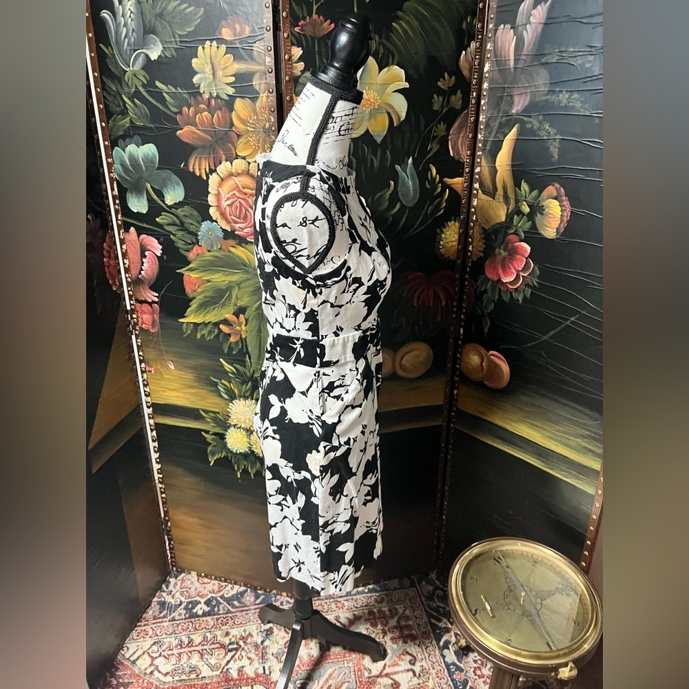 Chaps Sleeveless Black & White Zip Back Floral Print Dress Size 6 (D4) - Picture 6 of 10